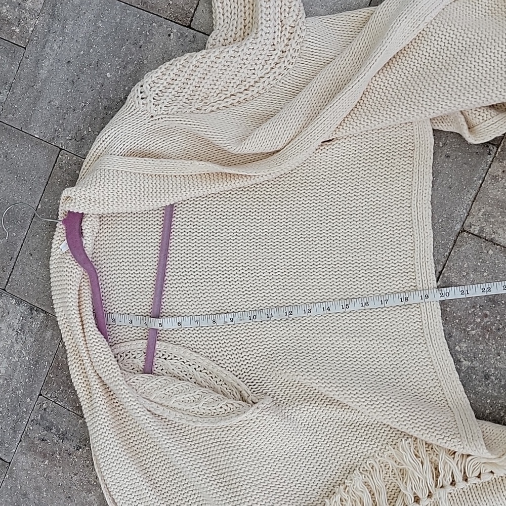 Victoria's Secret Chunky Knit Cardigan Sweater Sz SP Asymmetrical Fringe Cream - Picture 11 of 11